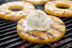 Read more about the article 6 Unexpected Fire Pit Roasting Food Ideas Beyond Marshmallows