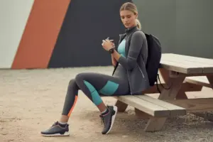 Read more about the article 6 Fall Hiking Outfits with Leggings for Ultimate Comfort & Style