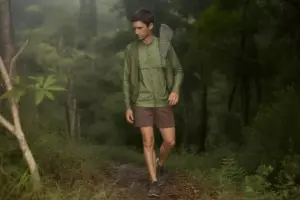 Read more about the article 7 Breezy & Practical Summer Hiking Outfits for Your Next Adventure