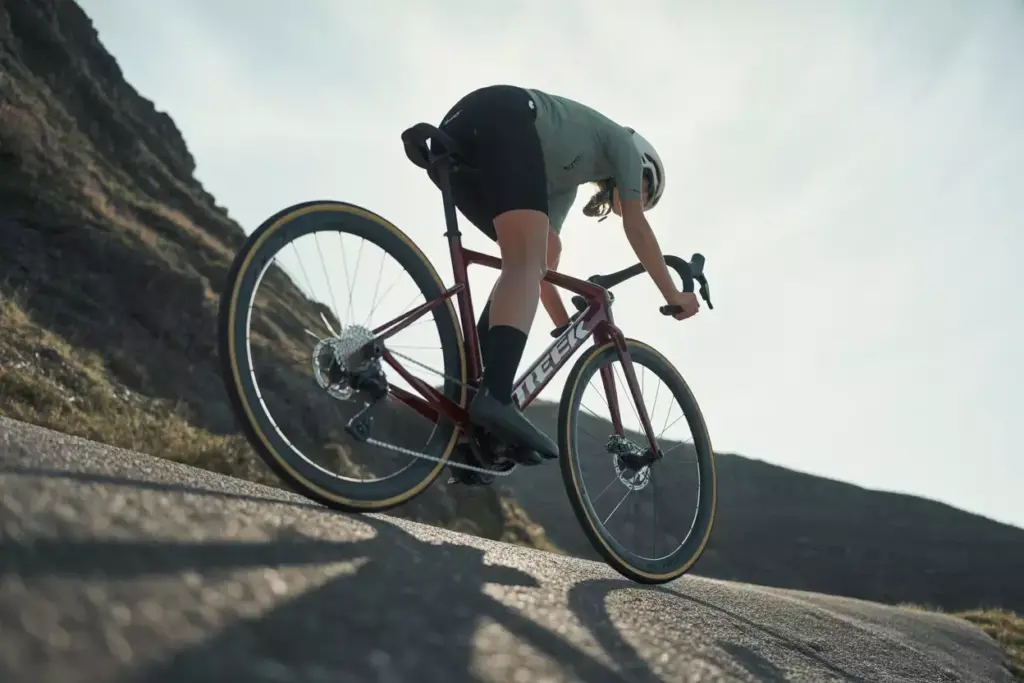 16 Trek Emonda ALR5 Womens Road Bike Climbing Steep Mountain Road Incline